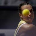 Sabalenka i Sakari u osmini finala turnira u Rimu