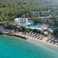 Peščano-šljunkovita plaža sa plavom zastavicom: Na njoj hotel sa 5* koji nudi Ultra All Inclusive uslugu