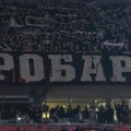 Došao je da podrži Partizan: Slavni glumac nasmejan na tribinama na meču sa Baskonijom (FOTO)