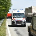 Teška nesreća u Novom Sadu: Sudar automobila i motocikla, jedan muškarac poginuo, devojka (23) životno ugrožena