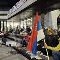 Bez blokada saobraćajnica u Srbiji, sedmorici uhapšenih u Užicu određen pritvor: Umesto blokada u Valjevu prikupljanje pomoći…