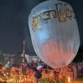 Bombama iz paraglajdera na antivladine demonstrante u Mjanmaru