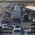 Šest vozila u saobraćajnoj nesreći na auto-putu Beograd - Novi Sad
