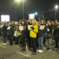 Građani Subotice 14 dana zaredom protestuju, večeras blokirali glavnu autobusku stanicu