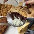 Da li ste nekad probali slatke ćevape? Balkanci oduševljeni Haninim receptom, evo šta se krije iza svega (video)