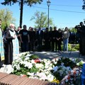 U Malom Orašju počeo program sećanja na žrtve masovnog ubistva: Položeni venci na mestu stradanja 6 mladića