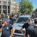 MUP o incidentima ispred Pravnog fakulteta: Neprijavljena okupljanja mogu dovesti do teških posledica; Apel studentima da…