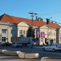 Opština Inđija najavljuje „Razgovor sa građanima“, dok predsednik i dalje bez odgovora za medije
