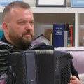 "Svirao sam dok mi je srce bilo slomljeno": Borko Radivojević o smrti najmilijih, estradi i svadbi sa koje je mlada pobegla