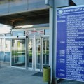 Dvoje dece, koje auto pokosio u centru Kraljeva, prebačena u Klinički centar u Kragujevac, osumnjičeni priveden