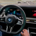 Telefon, hrana i manje pažnje: Šta se dešava kada automobil "pazi" na put umesto vozača