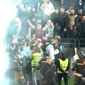 Baklje na terenu, navijači nose Adema Lajića: Pogledajte neviđeno ludilo posle plasmana Novog Pazara u Evropu!