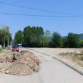 Elektrodistribucija u Vlasotincu skida kablove Jala mreže uz prisustvo policije