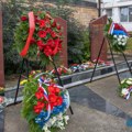 Polaganjem venaca na spomen-obeležja i svečanom akademijom u Narodnom pozorištu „Toša Jovanović“ obeležen je danas Vidovdan…
