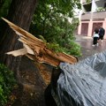 (Foto) nevreme poharalo Mađarsku: Stotine hiljada ljudi bez struje, poplavljen terminal aerodroma