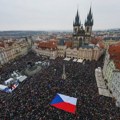 Više desetina hiljada Čeha na demonstracijama podrške predsedniku Petru Pavelu