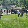 Skupili se Prijepoljci da očiste čuvenu plažu: Velika volonterska akcija čišćenja kupališta na Limu (foto)