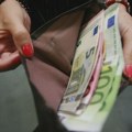 Devizni kurs: Evro danas 117,36 dinara