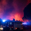 Vatra guta sve pred sobom: Francuska evakuiše turistički raj, oglasio se i Makron