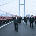 Kima proglasili mrtvim, a on prešao novi most i otišao u Kinu: Pogledajte snimak koji je zapalio mreže (video)