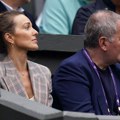 Jelena Đoković ponosno pokazala sede: Elegancija Novakove supruge na Vimbldonu i detalj koji su svi primetili