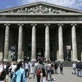 Panika u Londonu: Radnik Britanskog muzeja dobio otkaz zbog nestanka skupocenog nakita i dragulja