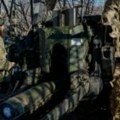 Na ratištima u Ukrajini serije napada ruskih dronova i navođenih raketa