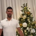 (Video) Novak se obratio iz porodične vile: U njegovom domu bogata jelka: Zlatni i krem ukrasi, sve je spremno za Novu godinu