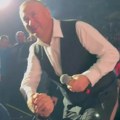 Uzeo bakšiš i na koncertu u Zagrebu! Đaniju ponovo pare u rukama - sišao u publiku i zaradio 50 evra za selfi!