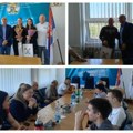 Predsednik opštine Bačka Palanka primio učenice koje su pomogle povređenom nastavniku Ugostio i volontera koji je našao i…
