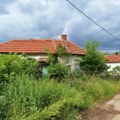 Za kraj radne nedelje pretežno oblačno vreme, mestimično s kišom