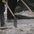 Zbog slabog snega na kolovozu i jutarnjeg mraza opasnost od klizavih deonica
