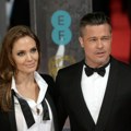 Анђелина Џоли и Бред Пит настављају рат: Тражи се увид у њене финансије