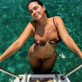 Išla na operaciju zatezanja stomaka Žena našeg pevača se nakon tri porođaja odlučila na hirurški zahvat: "To mi je jedna od…