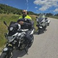 Heroj na točkovima: Policajac Muamer spasio iznemoglog beloglavog supa koji se nalazio pored puta – čuvao ga sve do dolaska…