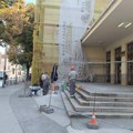 Nakon Vučićeve „pretnje da više neće raditi“, Tončev „dobrovoljno“ o svom trošku sanira fasadu Gimnazije u Prokuplju…