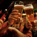 Nudili besplatno pivo na dan Trampove smrti, sada im preti zatvaranje