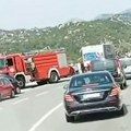 Autobus sleteo sa puta u crnoj gori! Tri osobe poginule, ima mnogo povređenih!