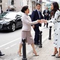 Prve dame Kine i Srbije – stil i elegancija tokom posete Si Đinpinga Beogradu