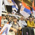 Зрењанинци иду организовано на митинг СНС у Новом Саду ВИДЕО