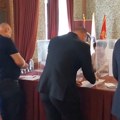 Snimak koji govori koliko naprednjaci veruju jedni drugima: Odbornici SNS u Vršcu morali da glasaju javno za gradonačelnika…