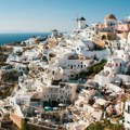 Na popularnom turističkom ostrvu Santorini povećana vulkanska aktivnost