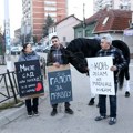 Nikola pošao sa konjem na studentske proteste u Leskovcu, policajci ga zaskočili k’o teroristu