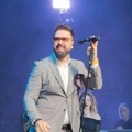 Petar Grašo večeras održava koncert u Beogradu: U prepunom Sava Centru publika peva u glas njegove hitove