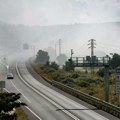 Katalonci zatočeni u kućama, otrovni dim svuda oko njih Požar u fabrici pokrenuo haos vatrogasci na terenu