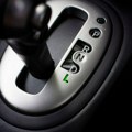 Šta znači slovo „L” na automatskim menjačima?