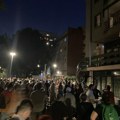 Novosađani se ponovo okupljaju kod Futoške pijace i odlučuju kome se večeras ide u goste