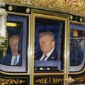(ФОТО) Помпезан дочек за Трампа у Виндзору: Позлаћене кочије, коњица, оркестри