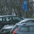 Uvedena "plava zona" u bloku 8 u Petrovaradinu: Odluka "Parking servisa" izazvala nezadovoljstvo