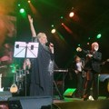 Kad zamirišu jorgovani: Dino Merlin prvi specijalni gost na koncertu Vesne Zmijanac - "Otpevali legendarni duet" (foto)